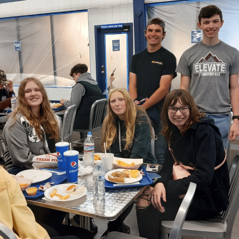 The Elevate Youth Group Jonesborough TN youth eating lunch together.